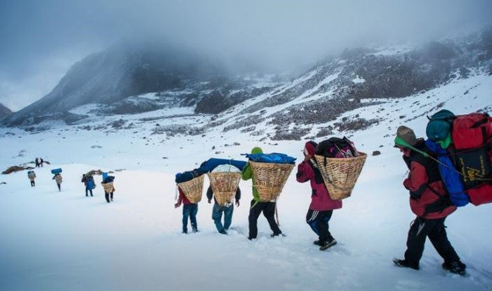 ¿Cuánto cuesta un guía sherpa para escalar el monte Everest?_efe09976 f92a 4409 977c 483690c7deed