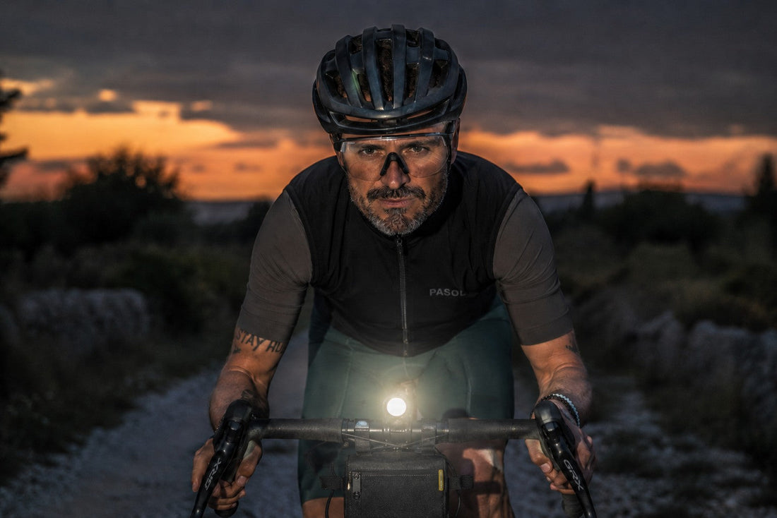 Night Gravel: Lights, Clear Cycling Glasses and Safety After Sunset