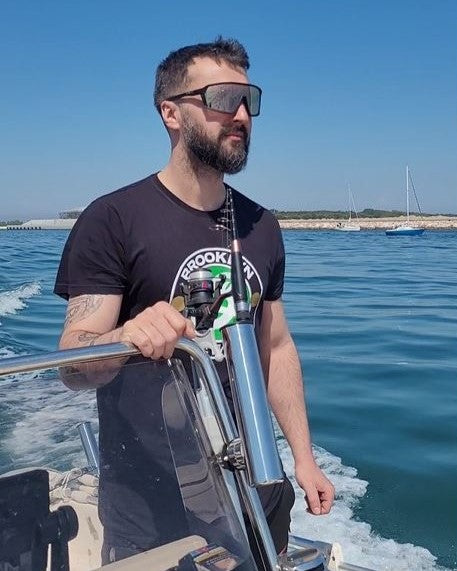 Gafas de sol estilo máscara para pesca deportiva y navegación.