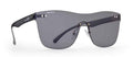 Gafas de sol de moda con lente única y diseño de máscara espejada.