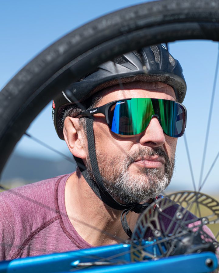 glasses for cycling tourism with mask mirrored lens stubaier model matt black green