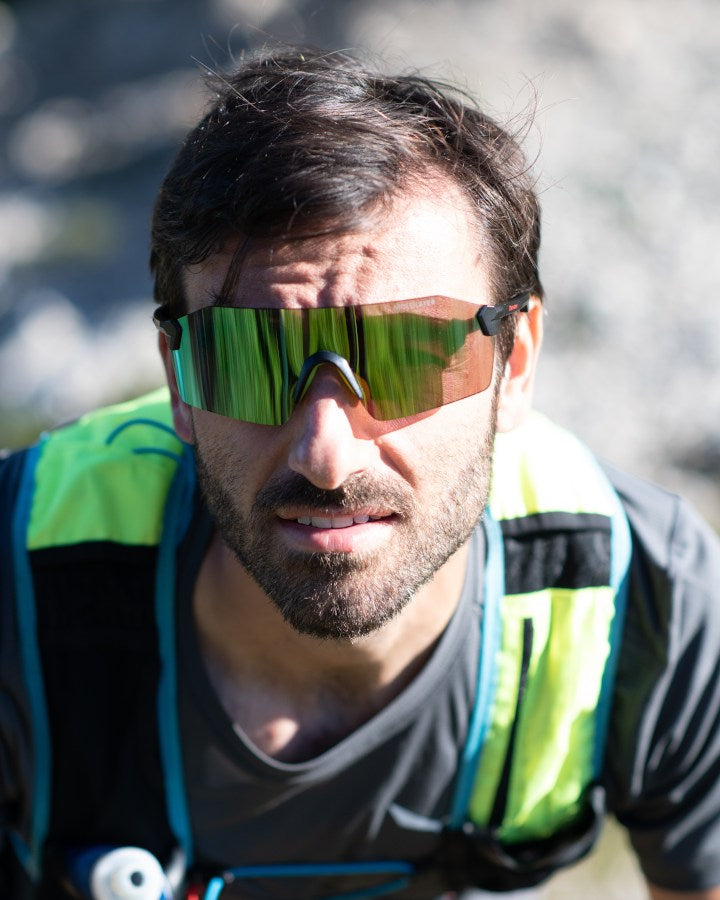 Gafas para hombre para trail running con lentes espejadas ultraligeras modelo super feather_0199a45f a997 46bd 9f79 91d14f9ccf7c