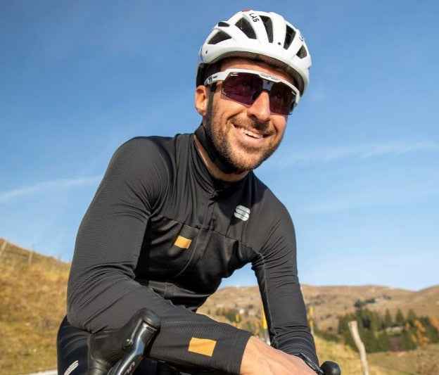 glasses for racing bikes and triathlon photochromic mirrored lens model speedvent color white