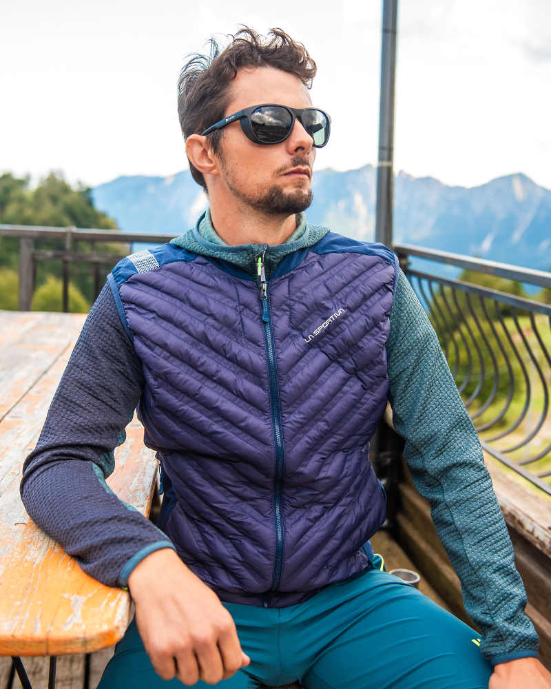 men sunglasses with polarized lenses for mountain hiking