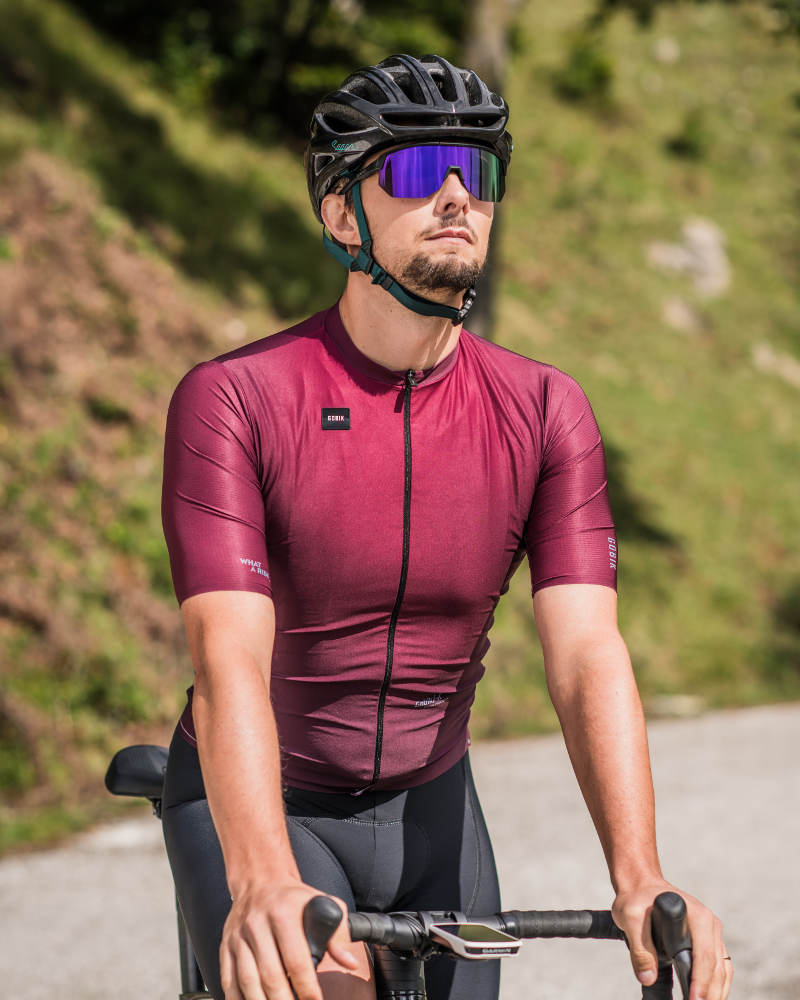 mens cycling sunglasses with purple mirrored lens fiandre model