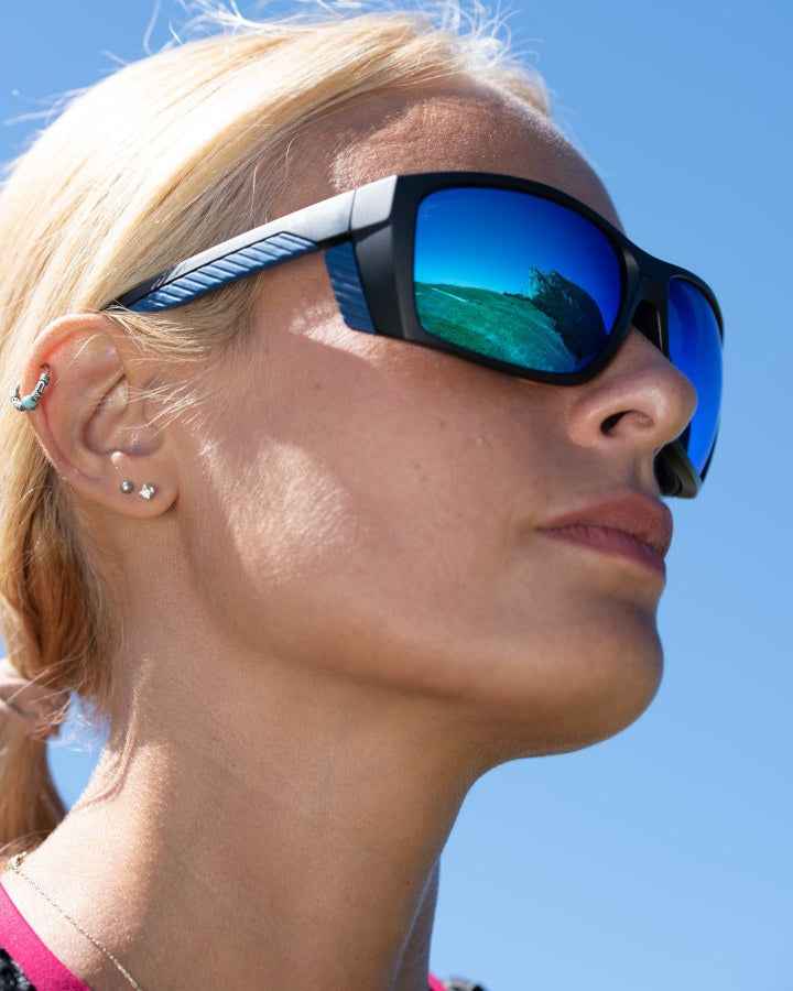 mountain glasses for mountaineering category 4 mirrored lenses model eiger for woman