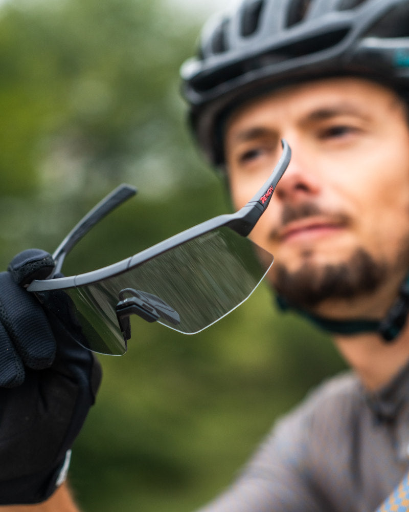 mtb glasses with photochromic lens from clear for all light conditions