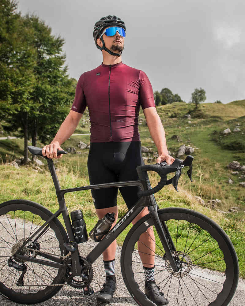 road cycling shield sunglasses with blue mirrored lens fiandre model