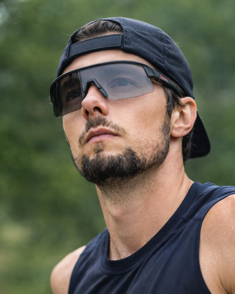 running glasses photochromic lens starting clear for night and low light