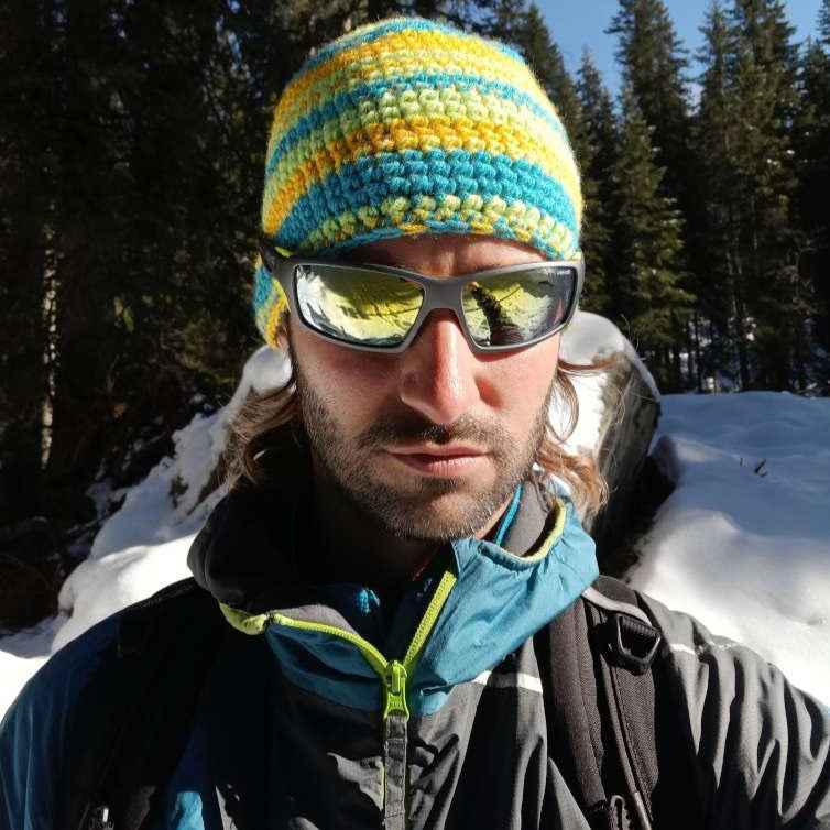 ski glasses with mirrored yellow lenses dome model