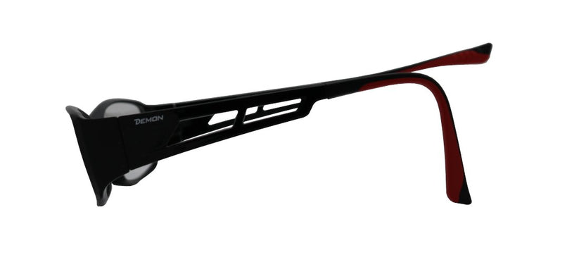 Montura óptica deportiva ultraligera con patillas ajustables para la práctica de todo tipo de deportes.