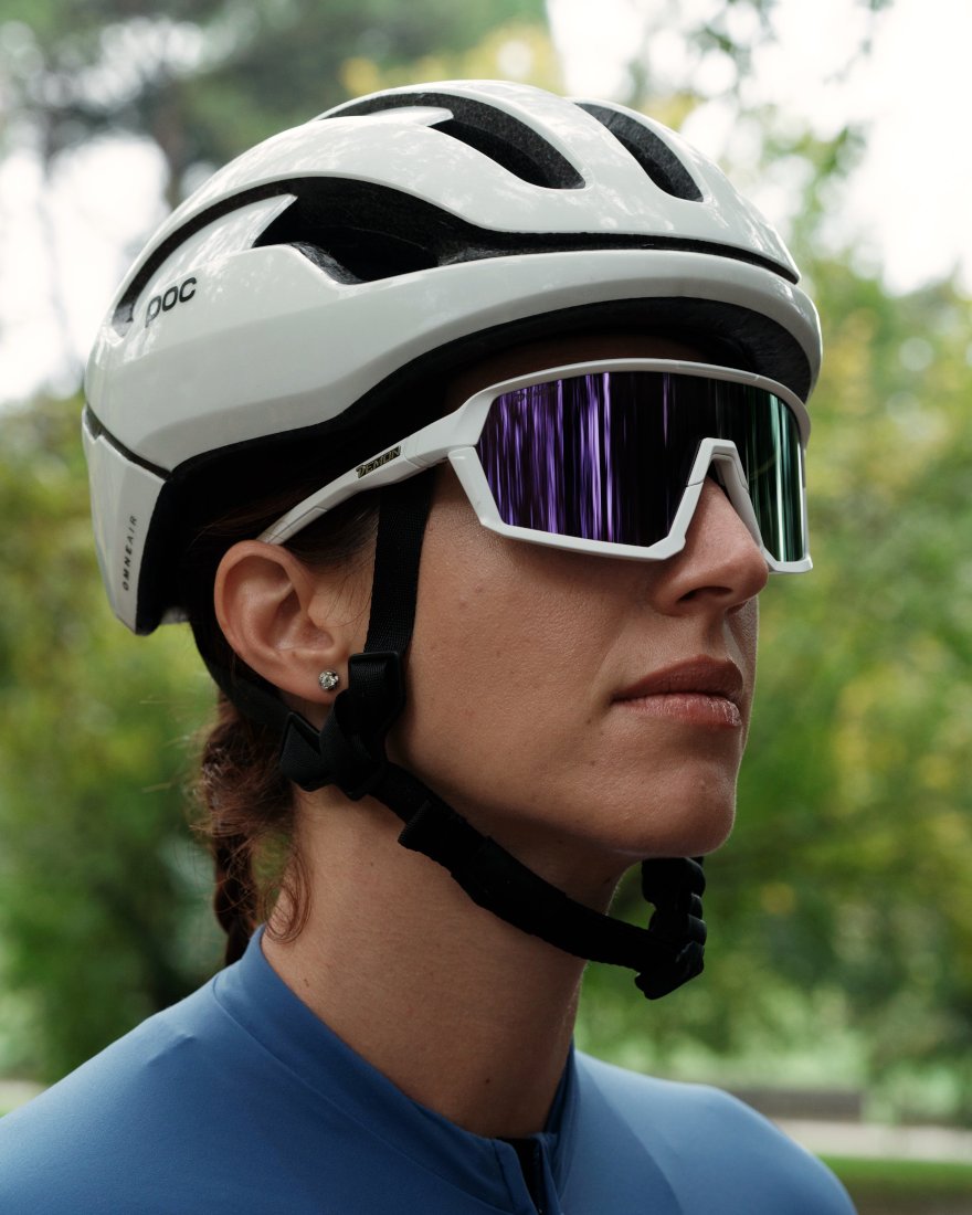 woman prescription cycling glasses with mirrored lens gravel model