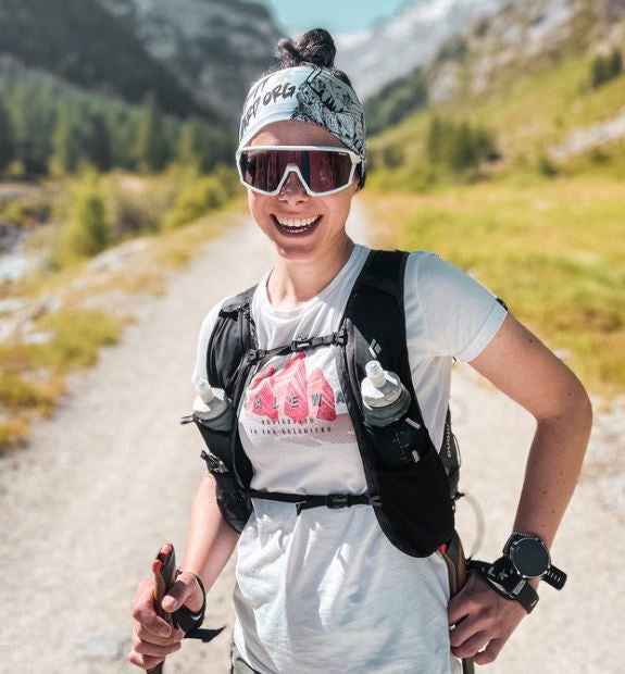 women running and trail sunglasses with photochromic mirrored lens gravel