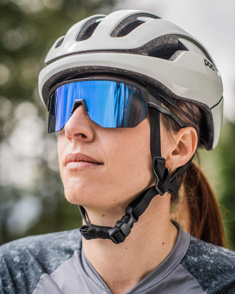 womens road cycling shield sunglasses with blue mirrored photochromic lens fiandre model